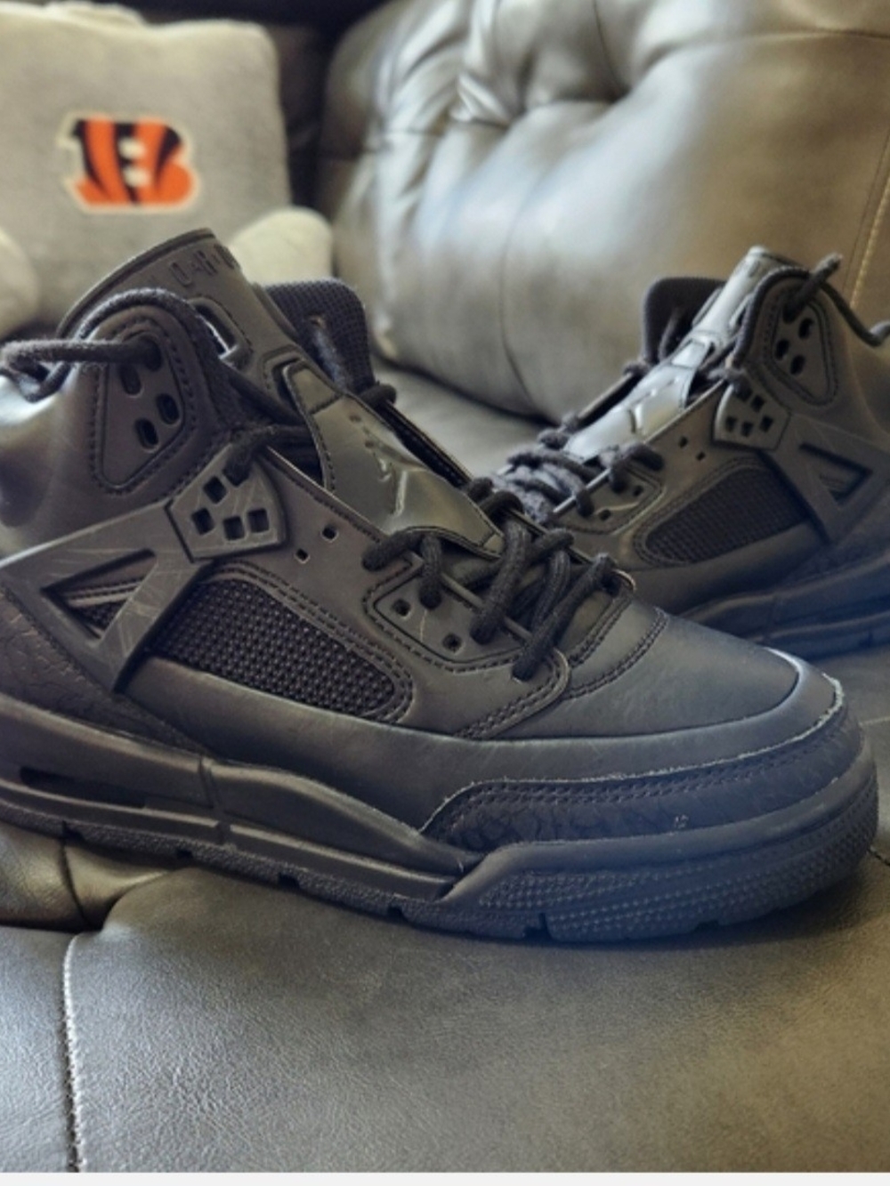 Jordan Spike Sneaker Boots Size 5.5 Youth Kids' All-Black High-Top Sneakers